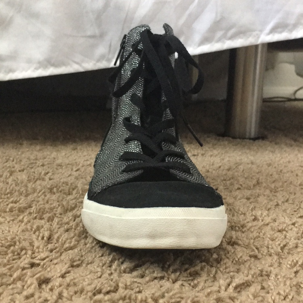 Uggs Sneakers With Fur Inside and Zipper